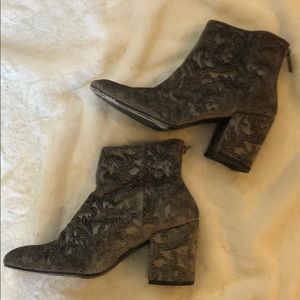 Stuart Weitzman Instep velvet bootie